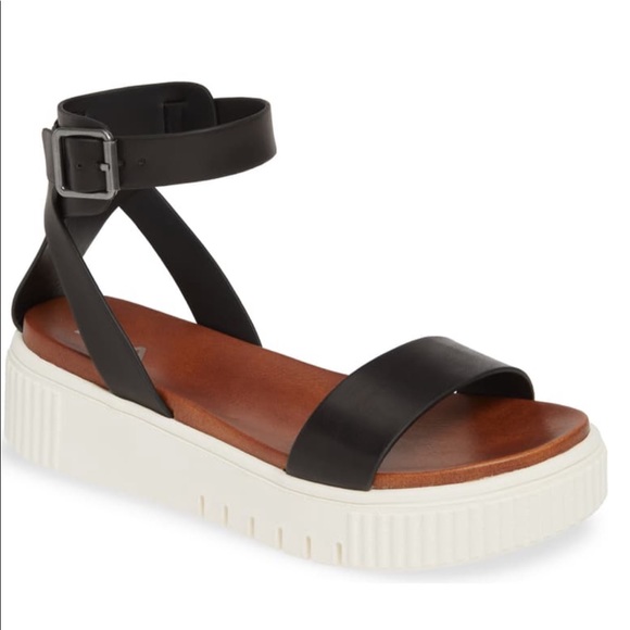 Sandals - Picture 3 of 3